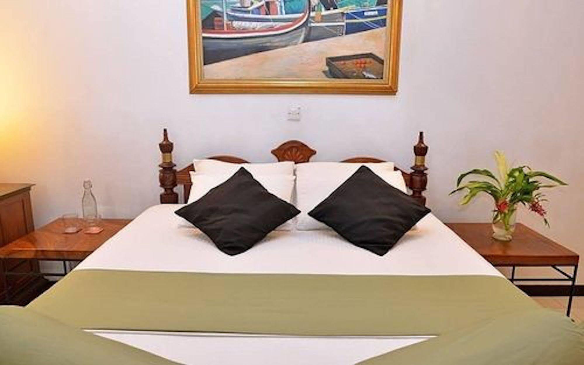 Villa Capers Colombo Exterior photo